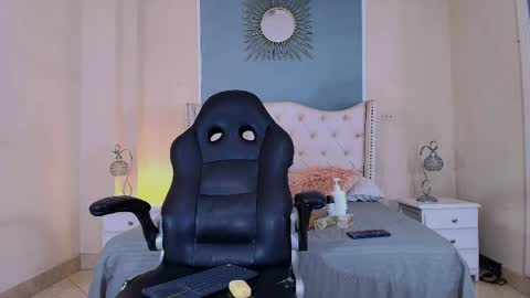 Snapshot of elizabeth_santos1 chatting on April 26, 2026, 12:41 am Elizabeth online show from April 26, 2026, 12:41 am
