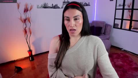 Snapshot of elizabeth_taylor_b chatting on December 23, 2024, 5:54 pm Elizabeth online show from December 23, 2024, 5:54 pm