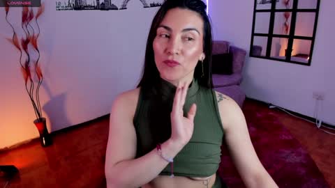 Snapshot of elizabeth_taylor_b chatting on January 23, 2025, 9:50 pm Elizabeth online show from January 23, 2025, 9:50 pm