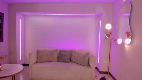 Snapshot of elizabethbennett_ chatting on October 19, 2025, 5:46 pm Call me Eli online show from October 19, 2025, 5:46 pm