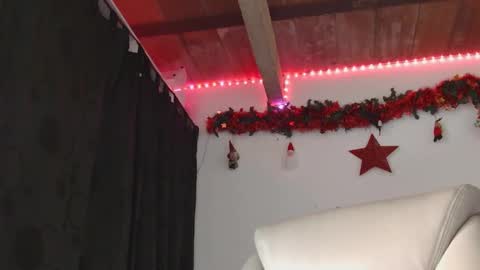 Lizzy online show from November 24, 2025, 7:02 pm