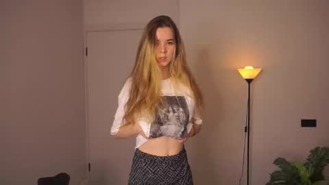 Snapshot of elizabethennals chatting on September 17, 2025, 6:42 pm Elizabeth online show from September 17, 2025, 6:42 pm