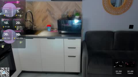 elizabethh_brown online show from February 24, 2026, 11:58 pm