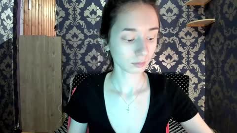 elizabethrice online show from February 1, 2025, 11:48 pm