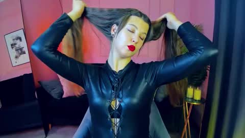 Snapshot of elizamild chatting on October 9, 2025, 1:20 pm Eliza online show from October 9, 2025, 1:20 pm