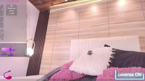 elizbeth_777 online show from May 6, 2026, 3:02 am