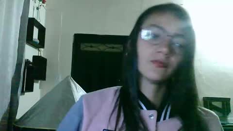 elizka 00 online show from April 18, 2026, 3:43 am
