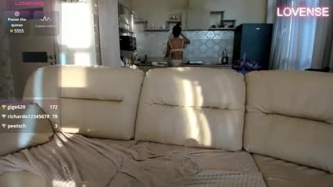 Eliz                               online show from January 31, 2025, 1:34 pm