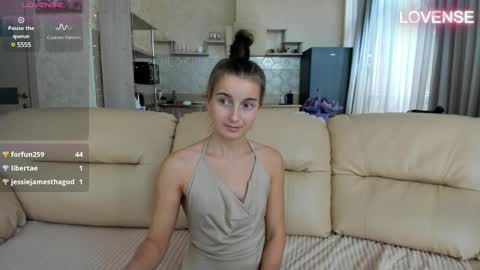 Eliz                               online show from February 5, 2025, 11:44 am