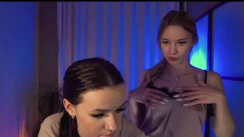 elizzza_ online show from February 8, 2025, 7:26 am