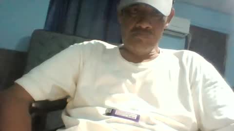 eljim323323 online show from May 28, 2026, 7:49 am