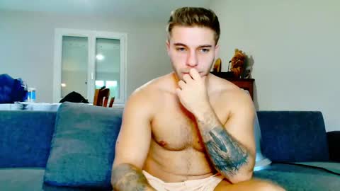 Snapshot of elkafit28 chatting on December 13, 2024, 2:16 pm elkafit28 online show from December 13, 2024, 2:16 pm