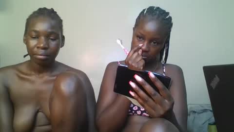 ella8_ online show from June 18, 2026, 1:06 am