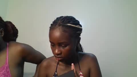ella8_ online show from June 25, 2026, 1:16 am