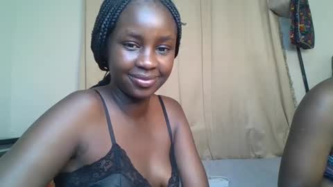 ella8_ online show from July 27, 2026, 5:03 am