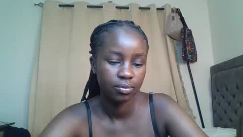 ella8_ online show from July 28, 2026, 7:39 pm