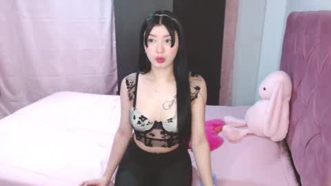Snapshot of ella_2sweet chatting on February 13, 2025, 6:41 am Ella  online show from February 13, 2025, 6:41 am