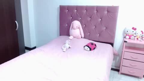 Snapshot of ella_2sweet chatting on February 25, 2025, 6:14 am Ella  online show from February 25, 2025, 6:14 am