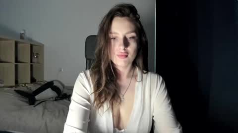 ella___bell online show from February 24, 2025, 9:32 am