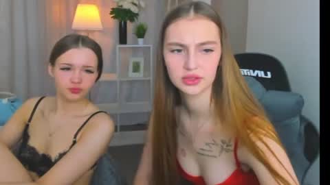 Snapshot of ella_butler chatting on June 12, 2026, 1:37 am Ella online show from June 12, 2026, 1:37 am
