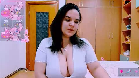 Ella  online show from October 13, 2025, 6:41 pm