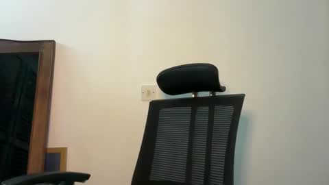 Ella online show from June 5, 2026, 8:09 am