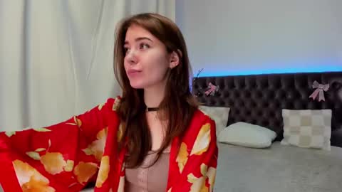 Ella Mayers online show from February 3, 2025, 3:31 am