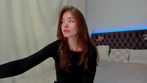 Ella Mayers online show from February 19, 2025, 10:53 pm