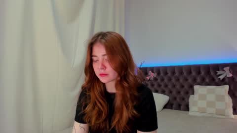 Ella Mayers online show from February 26, 2025, 12:27 am