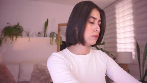 ELLA OWEN online show from April 22, 2026, 10:33 pm