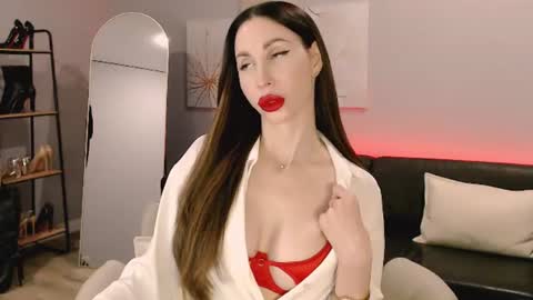 Ella online show from June 25, 2026, 5:45 am
