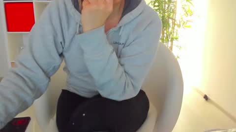 ella_squirt online show from March 6, 2025, 8:30 am