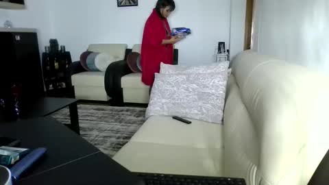 Snapshot of ella_sweety0 chatting on April 24, 2026, 9:39 pm Ella online show from April 24, 2026, 9:39 pm