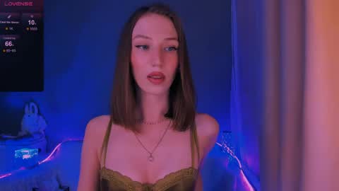 ellaamber online show from April 28, 2026, 1:59 am