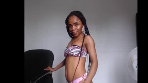Snapshot of ellababy8 chatting on September 30, 2025, 2:22 pm ella online show from September 30, 2025, 2:22 pm