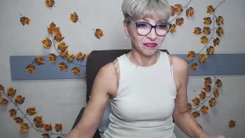 Snapshot of ellabonito chatting on December 15, 2024, 6:29 am EllaBonito online show from December 15, 2024, 6:29 am