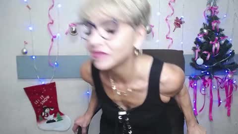 Snapshot of ellabonito chatting on December 20, 2024, 6:29 am EllaBonito online show from December 20, 2024, 6:29 am