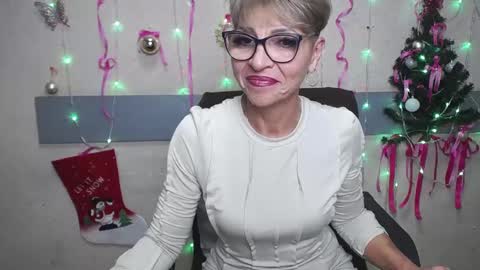 Snapshot of ellabonito chatting on December 24, 2024, 1:28 pm EllaBonito online show from December 24, 2024, 1:28 pm