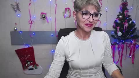 Snapshot of ellabonito chatting on December 24, 2024, 4:30 pm EllaBonito online show from December 24, 2024, 4:30 pm