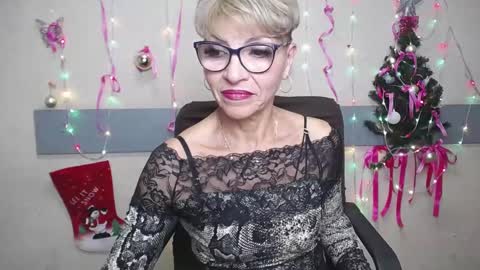 Snapshot of ellabonito chatting on January 3, 2025, 9:36 am EllaBonito online show from January 3, 2025, 9:36 am