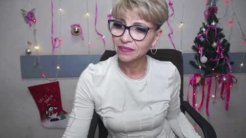 Snapshot of ellabonito chatting on January 6, 2025, 9:30 am EllaBonito online show from January 6, 2025, 9:30 am