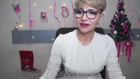 Snapshot of ellabonito chatting on January 6, 2025, 3:40 pm EllaBonito online show from January 6, 2025, 3:40 pm