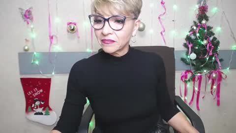 Snapshot of ellabonito chatting on January 8, 2025, 6:31 am EllaBonito online show from January 8, 2025, 6:31 am