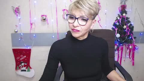 Snapshot of ellabonito chatting on January 8, 2025, 10:04 am EllaBonito online show from January 8, 2025, 10:04 am