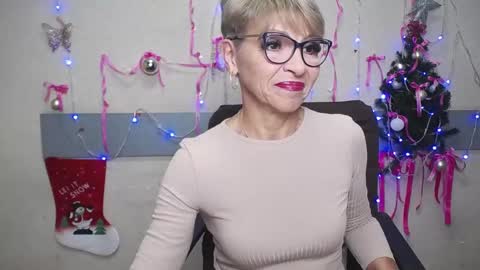 Snapshot of ellabonito chatting on January 12, 2025, 6:28 am EllaBonito online show from January 12, 2025, 6:28 am