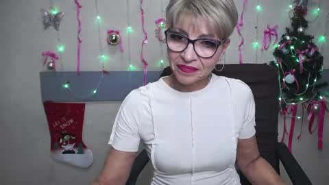 Snapshot of ellabonito chatting on January 16, 2025, 4:28 pm EllaBonito online show from January 16, 2025, 4:28 pm