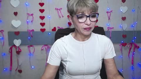 Snapshot of ellabonito chatting on January 30, 2025, 6:24 am EllaBonito online show from January 30, 2025, 6:24 am