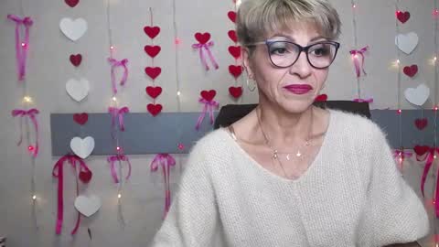 Snapshot of ellabonito chatting on February 10, 2025, 6:20 am EllaBonito online show from February 10, 2025, 6:20 am