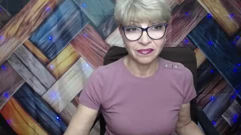 Snapshot of ellabonito chatting on October 6, 2025, 11:51 am EllaBonito online show from October 6, 2025, 11:51 am