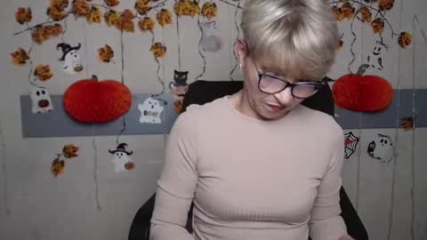 Snapshot of ellabonito chatting on October 23, 2025, 6:23 am EllaBonito online show from October 23, 2025, 6:23 am